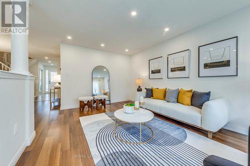 2066 Broadleaf Crescent, Burlington, ON - Indoor Photo Showing Living Room