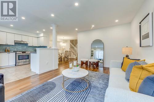 2066 Broadleaf Crescent, Burlington, ON - Indoor