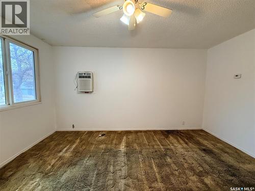 392 9Th Avenue Nw, Swift Current, SK - Indoor Photo Showing Other Room