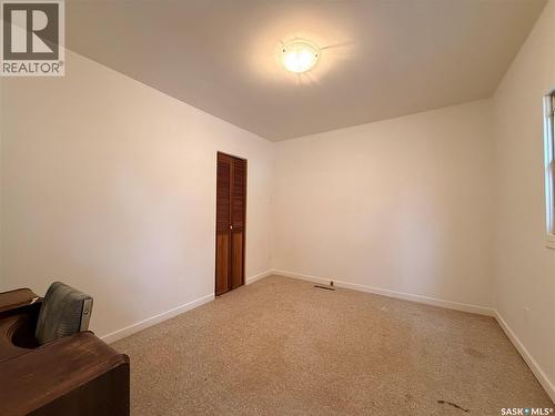 392 9Th Avenue Nw, Swift Current, SK - Indoor Photo Showing Other Room