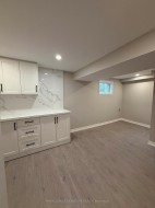 4327 Burnaby Court Mississauga, ON L4W 3W7