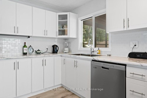 2592 Lakeshore Road, Haldimand, ON 