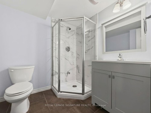 5115 Salishan Circle, Mississauga, ON - Indoor Photo Showing Bathroom