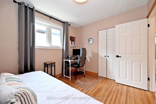 87 Richardson Drive, Aurora, ON - Indoor Photo Showing Bedroom