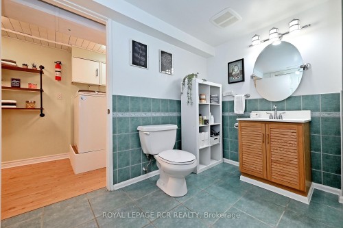 87 Richardson Drive, Aurora, ON - Indoor Photo Showing Bathroom
