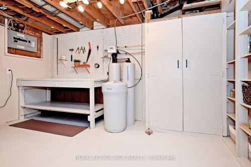 87 Richardson Drive, Aurora, ON - Indoor Photo Showing Basement