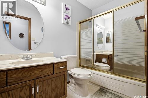 7322 Cribbs Bay, Regina, SK - Indoor Photo Showing Bathroom