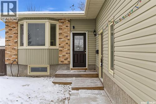 7322 Cribbs Bay, Regina, SK - Outdoor