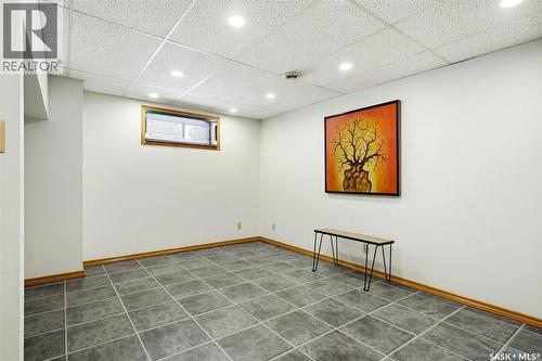 7322 Cribbs Bay, Regina, SK - Indoor