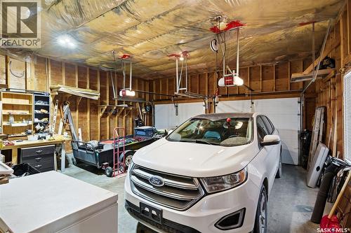 7322 Cribbs Bay, Regina, SK - Indoor