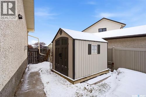 7322 Cribbs Bay, Regina, SK - Outdoor With Exterior