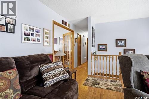 7322 Cribbs Bay, Regina, SK - Indoor