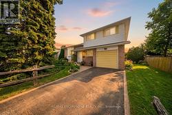 2228 URWIN CRESCENT Oakville, ON L6L 2T2