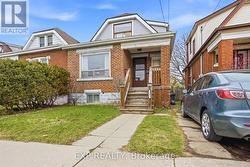 145 ALBANY AVENUE  Hamilton, ON L8H 2H7