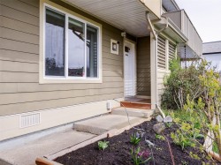 2035 Melville Dr Sidney, BC V0R 1S1