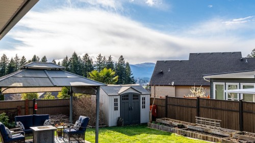 560 Spitfire Dr, Comox, BC 