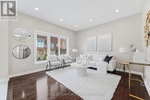 83 Mander Place, Milton, ON - Indoor Photo Showing Living Room