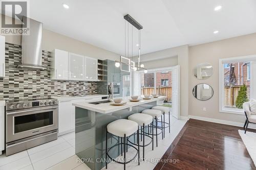 83 Mander Place, Milton, ON - Indoor Photo Showing Kitchen With Upgraded Kitchen