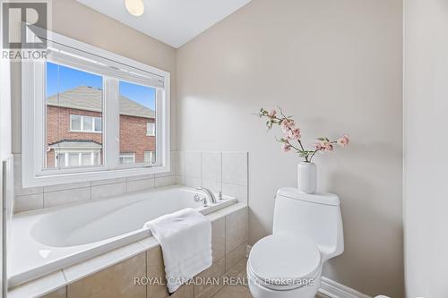 83 Mander Place, Milton, ON - Indoor Photo Showing Bathroom