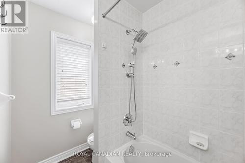 83 Mander Place, Milton, ON - Indoor Photo Showing Bathroom