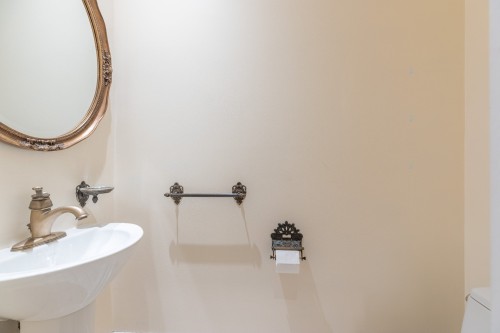 Powder room - 4462 Boul. De Maisonneuve O., Westmount, QC - Indoor Photo Showing Bathroom