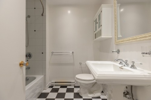 Bathroom - 4462 Boul. De Maisonneuve O., Westmount, QC - Indoor Photo Showing Bathroom