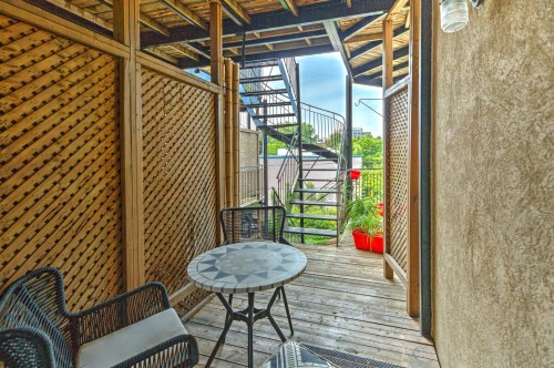 Terrasse - 201-6500 Av. De L'Esplanade, Montréal (Rosemont/La Petite-Patrie), QC -  With Exterior