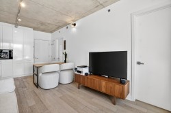 Salon - 
