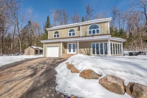 232 Ch. des Boisés  Mont-Tremblant, QC J8E 1L5