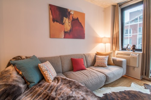 Living Room - 357-950 Rue Notre-Dame O., Montréal (Le Sud-Ouest), QC - Indoor Photo Showing Living Room