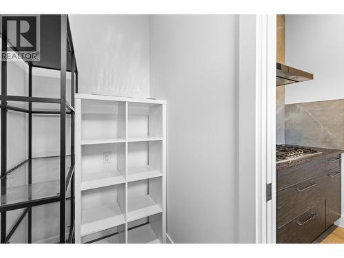 pantry - 1068 Clarance Avenue, Kelowna, BC - Indoor