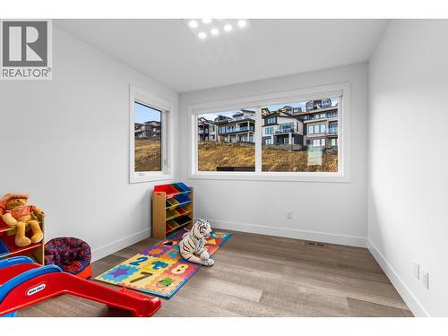 2nd floor playroom - 1068 Clarance Avenue, Kelowna, BC - Indoor Photo Showing Other Room