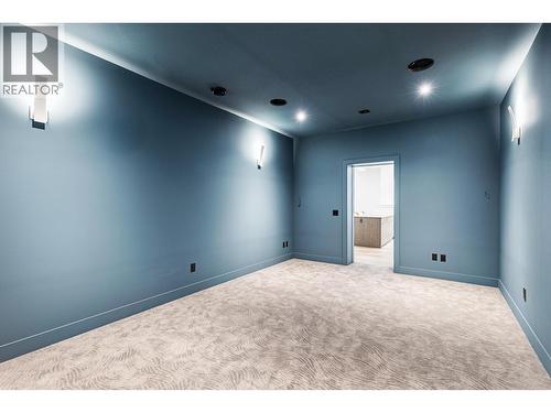1068 Clarance Avenue, Kelowna, BC - Indoor Photo Showing Other Room