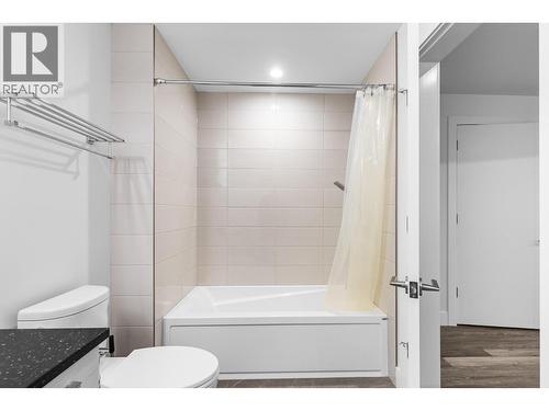 basement full bath - 1068 Clarance Avenue, Kelowna, BC - Indoor Photo Showing Bathroom
