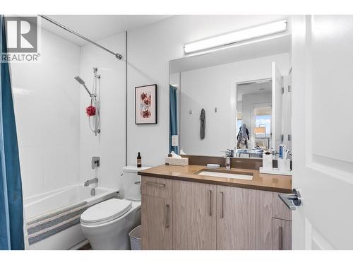 legal suite - 1068 Clarance Avenue, Kelowna, BC - Indoor Photo Showing Bathroom