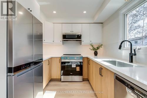 3184 Renton Road, Burlington, ON - Indoor Photo Showing Kitchen With Stainless Steel Kitchen With Upgraded Kitchen