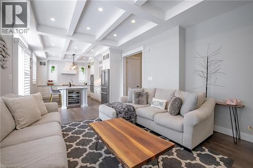 4 Lockman Drive, Ancaster, ON - Indoor Photo Showing Living Room