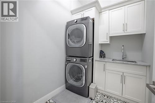 4 Lockman Drive, Ancaster, ON - Indoor Photo Showing Laundry Room