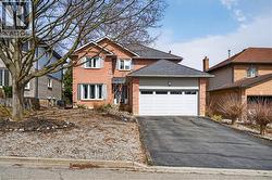 11 GIFFIN Road  Dundas, ON L9H 6S4