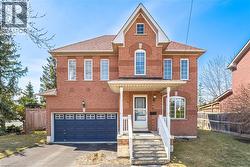 7064 WALWORTH Court  Mississauga, ON L5N 7L4