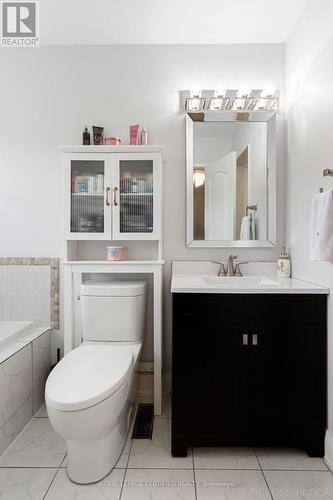 3814 Ridgepoint Way, Mississauga, ON - Indoor Photo Showing Bathroom