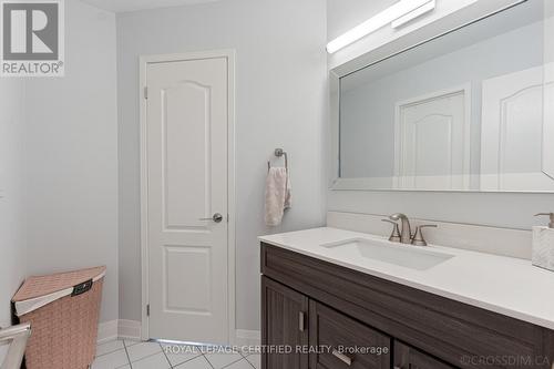 3814 Ridgepoint Way, Mississauga, ON - Indoor Photo Showing Bathroom