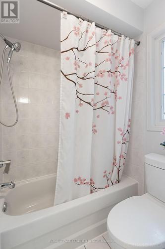 3814 Ridgepoint Way, Mississauga, ON - Indoor Photo Showing Bathroom