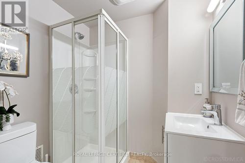 3814 Ridgepoint Way, Mississauga, ON - Indoor Photo Showing Bathroom