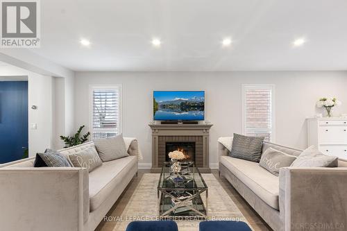 3814 Ridgepoint Way, Mississauga, ON - Indoor Photo Showing Living Room With Fireplace