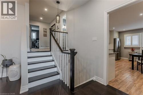 2360 Cavendish Drive, Burlington, ON - Indoor Photo Showing Other Room