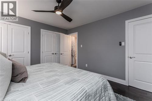2360 Cavendish Drive, Burlington, ON - Indoor Photo Showing Bedroom
