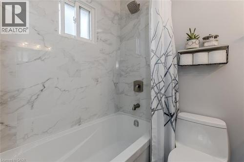 2360 Cavendish Drive, Burlington, ON - Indoor Photo Showing Bathroom