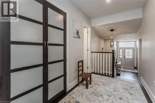 2360 Cavendish Drive, Burlington, ON - Indoor Photo Showing Other Room
