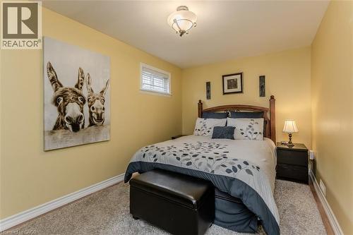 2360 Cavendish Drive, Burlington, ON - Indoor Photo Showing Bedroom